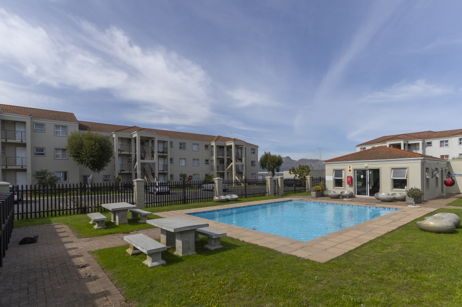 2 Bedroom Property for Sale in Heritage Park Western Cape
